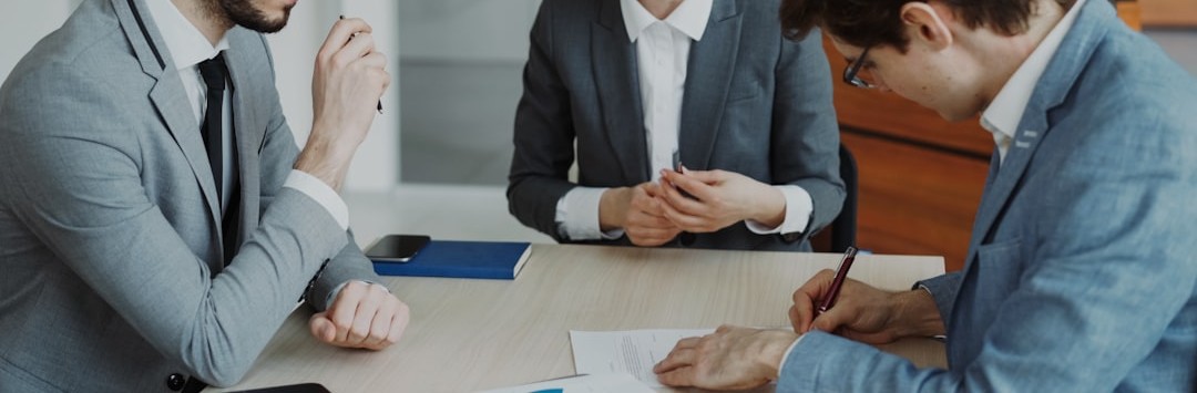 مسؤولية الكفيل في السعودية، متى يُطالب بالسداد ومتى تنتهي الكفالة؟